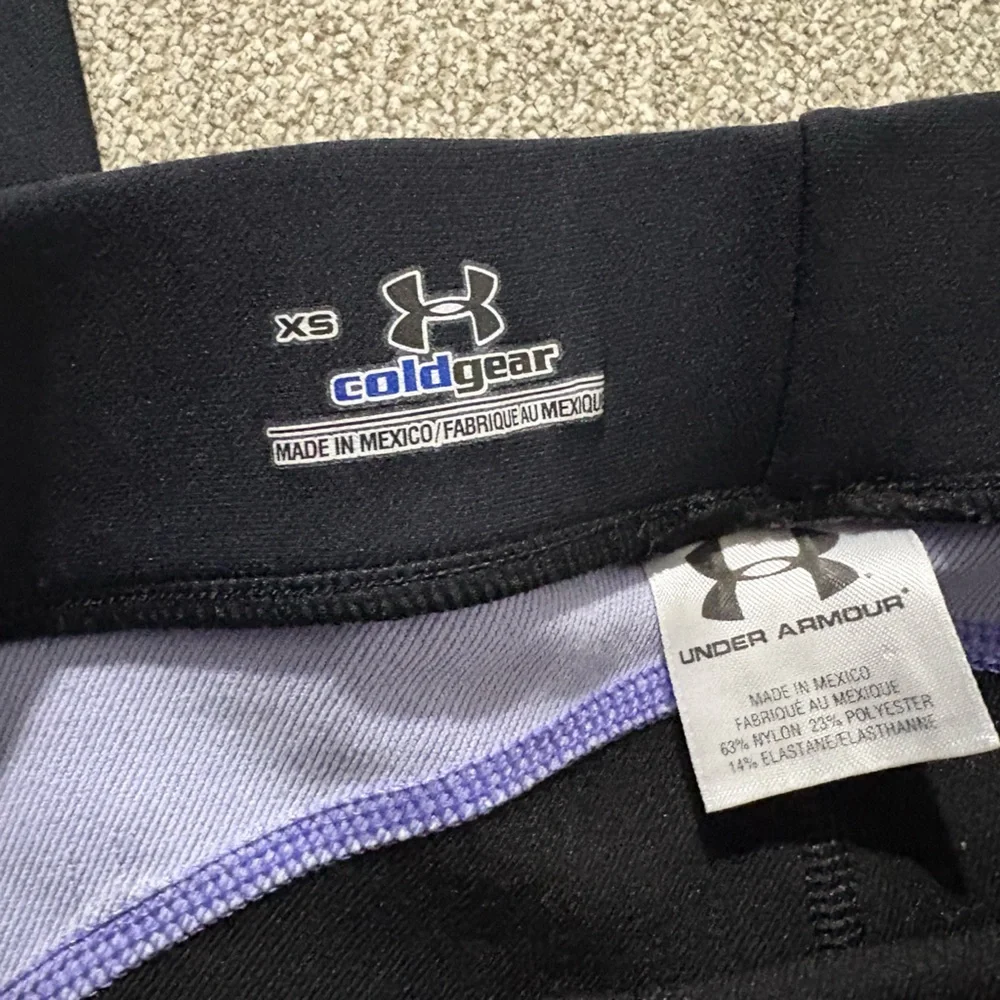 Under Armour ColdGear Compression Leggings Black Purple XS Warm Workout - Picture 3 of 10